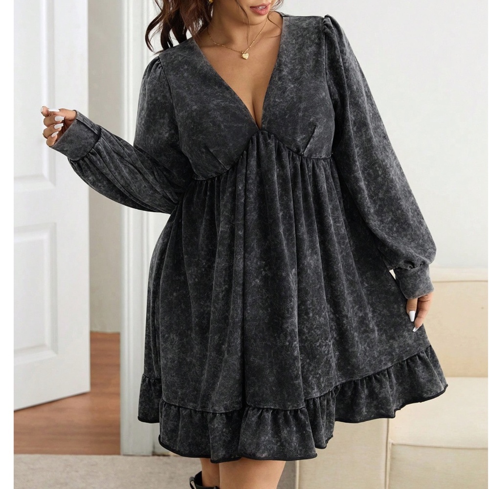 Plus Mineral Wash V neck Ruffle Hem Long Sleeve Dress
